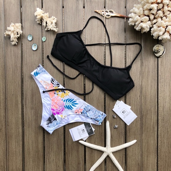 🌴🔆RIP CURL- CLASSIC SURF Delilah Cheeky bikini🔆 - Picture 2 of 12